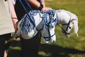 Hobby Horsing: Das Glück der Erde liegt auf einem Steckenpferd