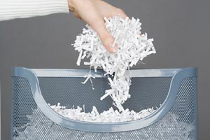 Aufbewahrungsfristen 2025: Was darf in den Reißwolf?