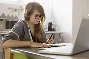 Impressum für Vereine – Das gehört auf Ihre Vereinswebsite