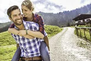 Bestens geschützt durch die Welt mit den richtigen Versicherungen Bestens geschützt durch die Welt mit den richtigen Versicherungen