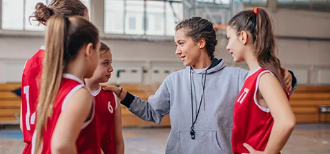 Ehrenamt: Einsatz, der sich lohnt Mädchen-Team beim Sport