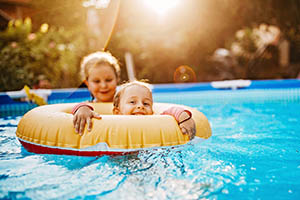 Pool im Garten: Kosten, Planung & Rechtsgrundlage