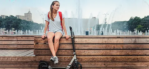 Pause mit dem E-Scooter Pause mit dem E-Scooter