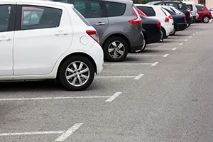 Auf dem Kundenparkplatz parken: Regeln und Strafzettel
