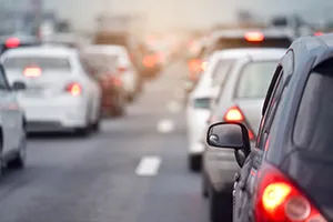 Rettungsgasse bilden: Rechtliche Grundlagen für Autofahrer