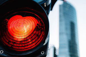 Rote Ampel überfahren? Bußgeld bei Rotlichtverstoß