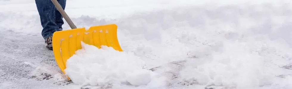Schnee schippen